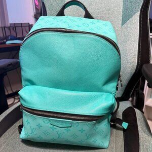 Louis Vuitton Discovery Backpack PM in Turquoise/Black